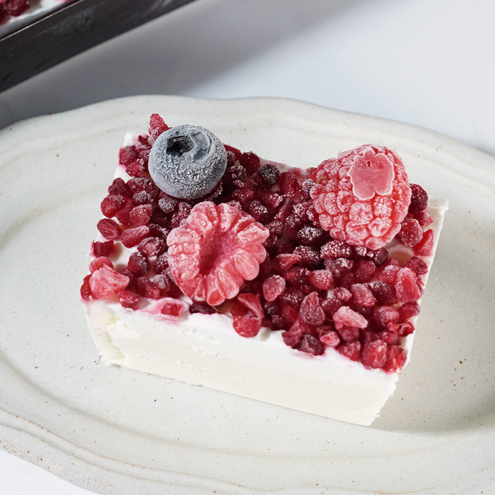 白金スイーツ プレミアムアイスクリームケーキ(プレーン)