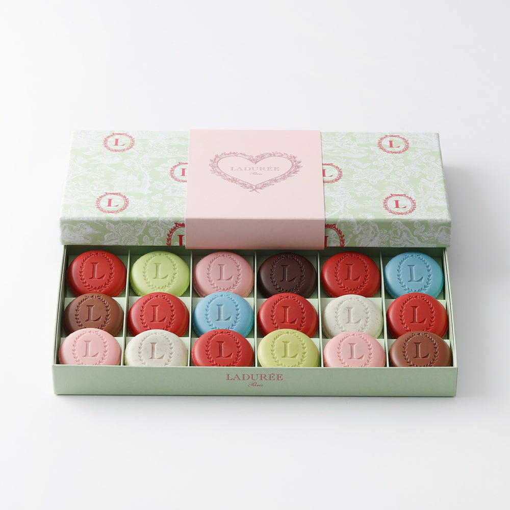 LADUREE(ラデュレ)ウジェニー 18個入り(限定スリーブ付き)