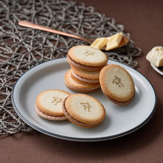 ピエール・エルメ・パリ　ラングドシャ＆クラクラック　6個