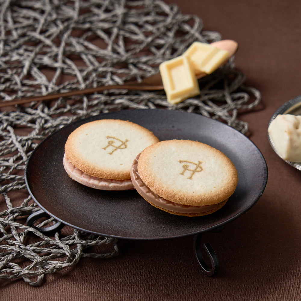 ピエール・エルメ・パリ　ラングドシャ＆クラクラック　6個