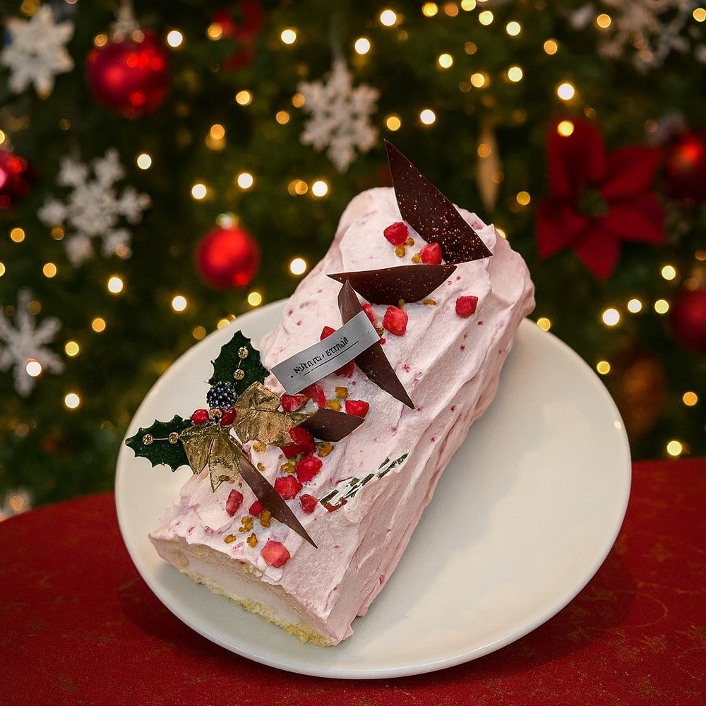 白金スイーツ　白金ブッシュドノエル（苺）