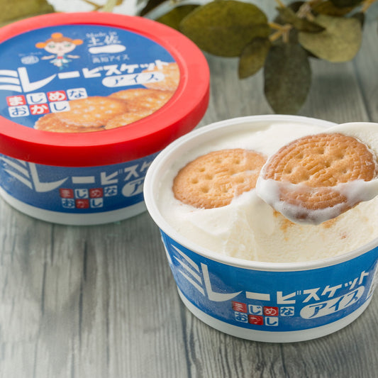 南の国の高知アイス　2種食べ比べ（アイスクリン、ミレー）