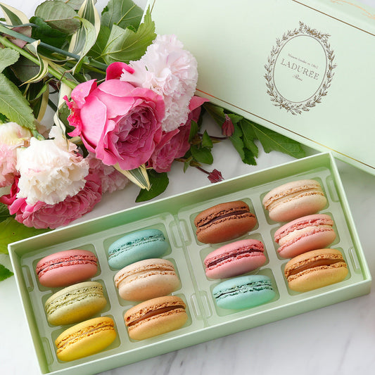 LADUREE（ラデュレ）コフレ・ アンタンポレル マカロン12個入り