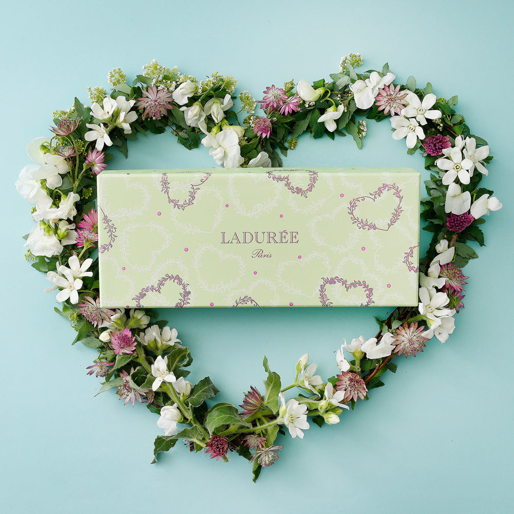 LADUREE（ラデュレ）ホワイト・ジャスミン　マカロン12個入り