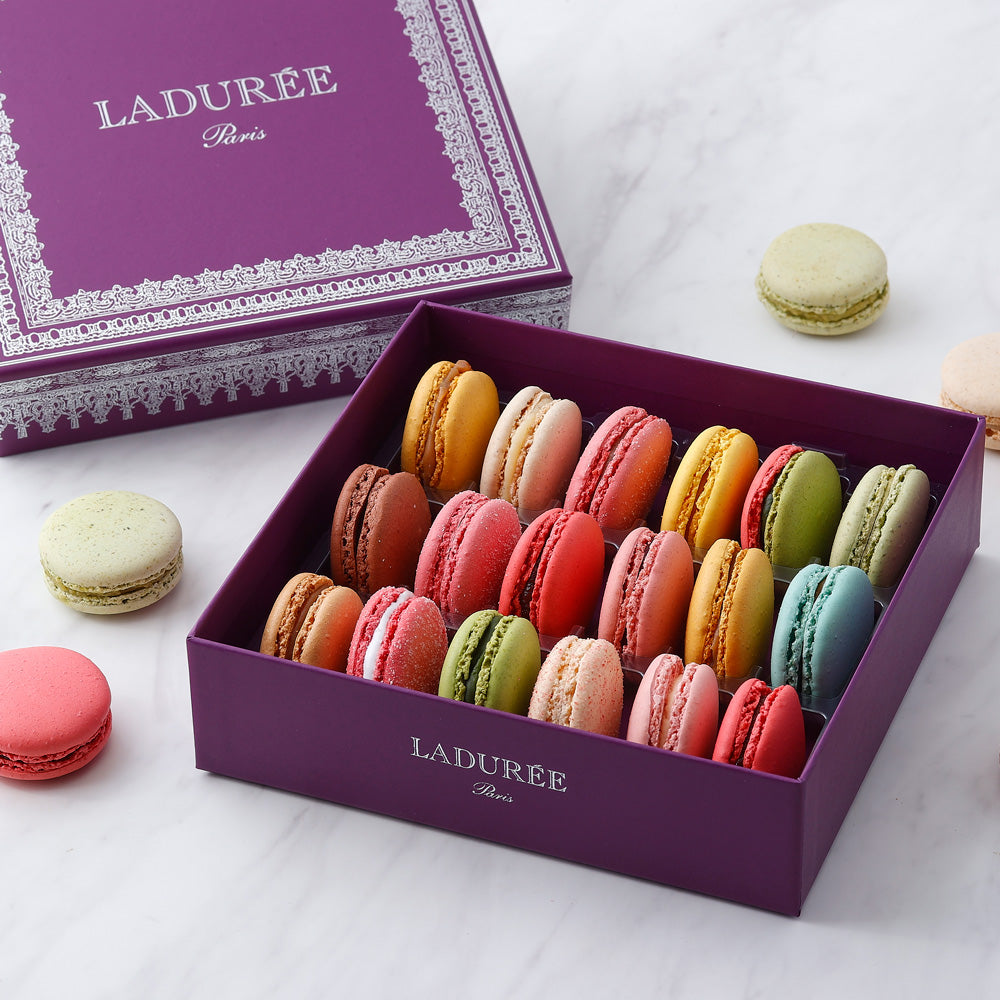 LADUREE（ラデュレ）ナポレオン ヴィオレ マカロン18個入り