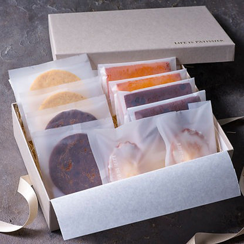 LIFE IS PATISSIER　焼き菓子詰合せ（M）