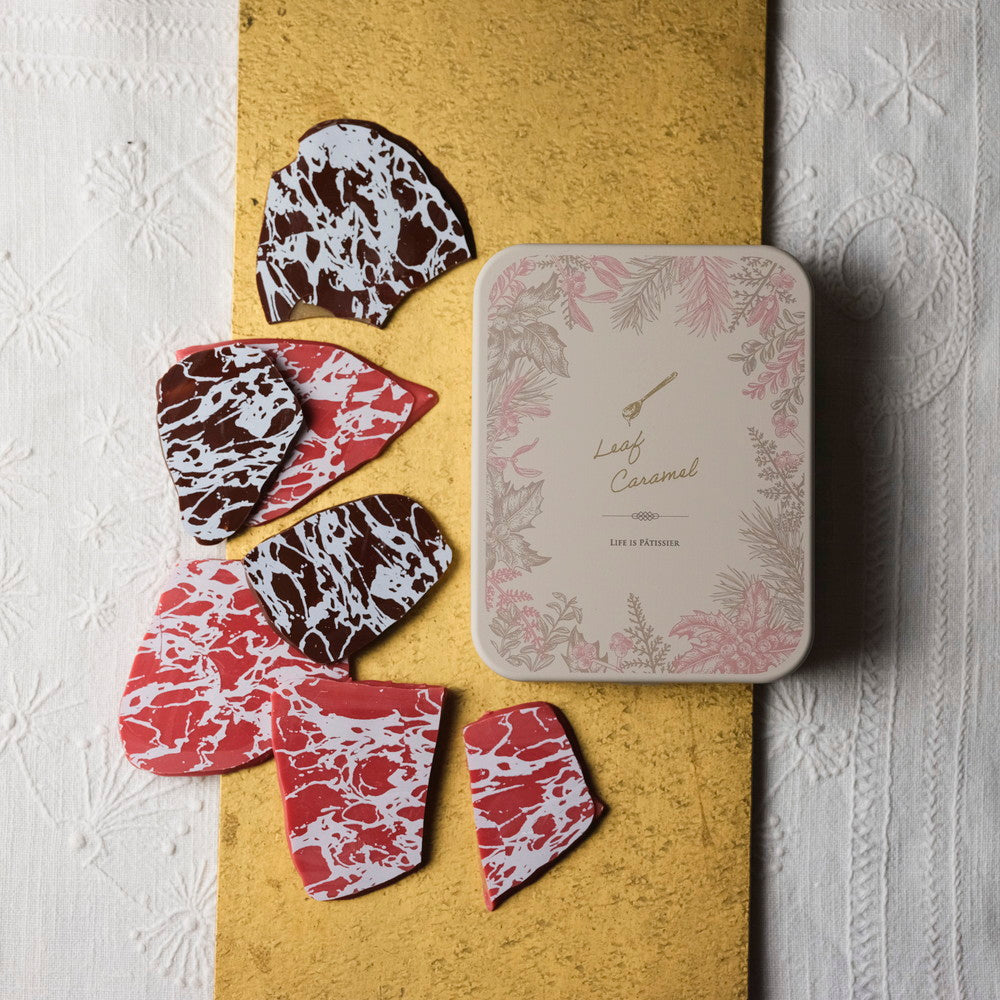 LIFE IS PATISSIER　リーフキャラメル缶