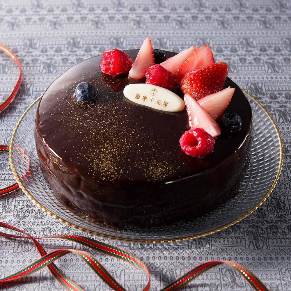 「銀座千疋屋」 ベリーのチョコレートケーキ